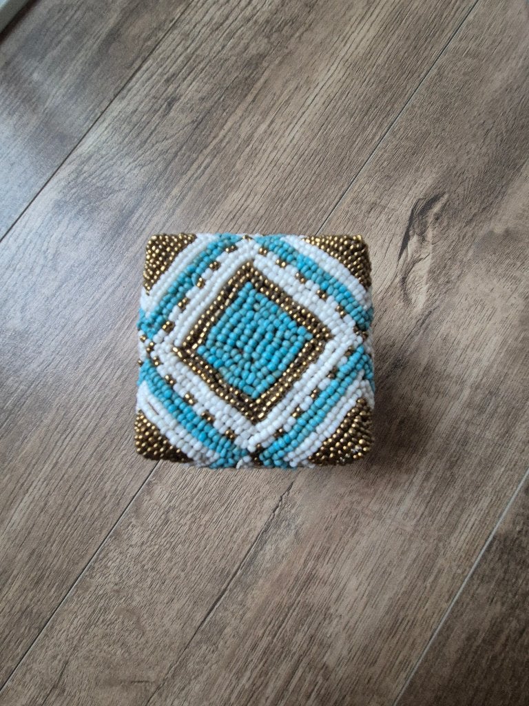 Balinees offermandje kralen blauw wit goud 10cm, Handgemaakt, Overige materialen, Mand, Vierkant