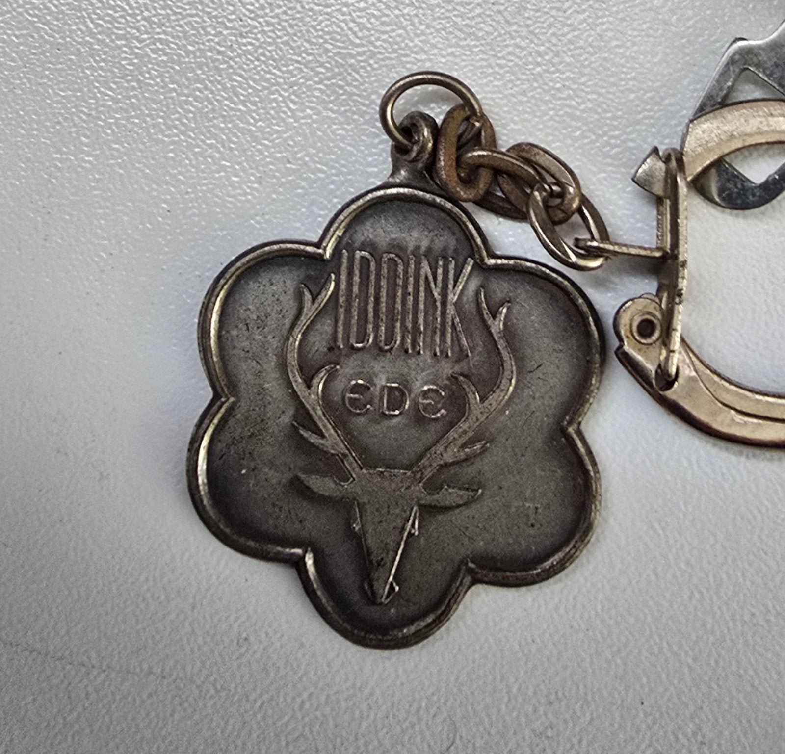 Vintage Sleutelhanger Iddink Ede met Hert, Ophalen of Verzenden