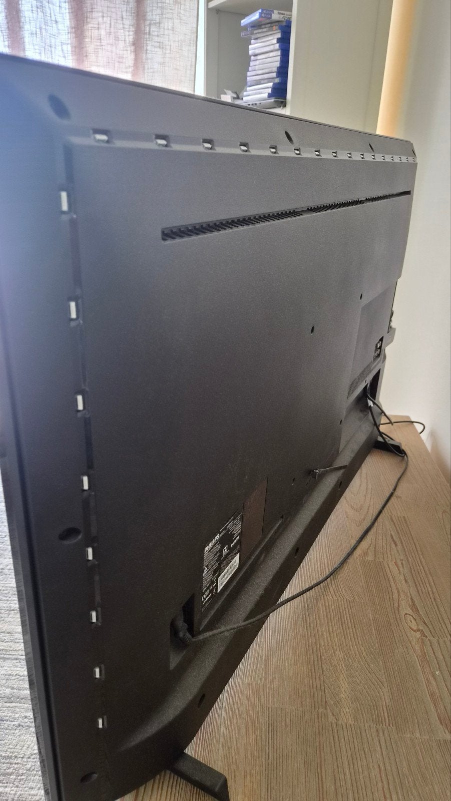 Foto 4 van Philips 43PUS6704/12 43" 4K UHD Smart TV + afstandsbedieni