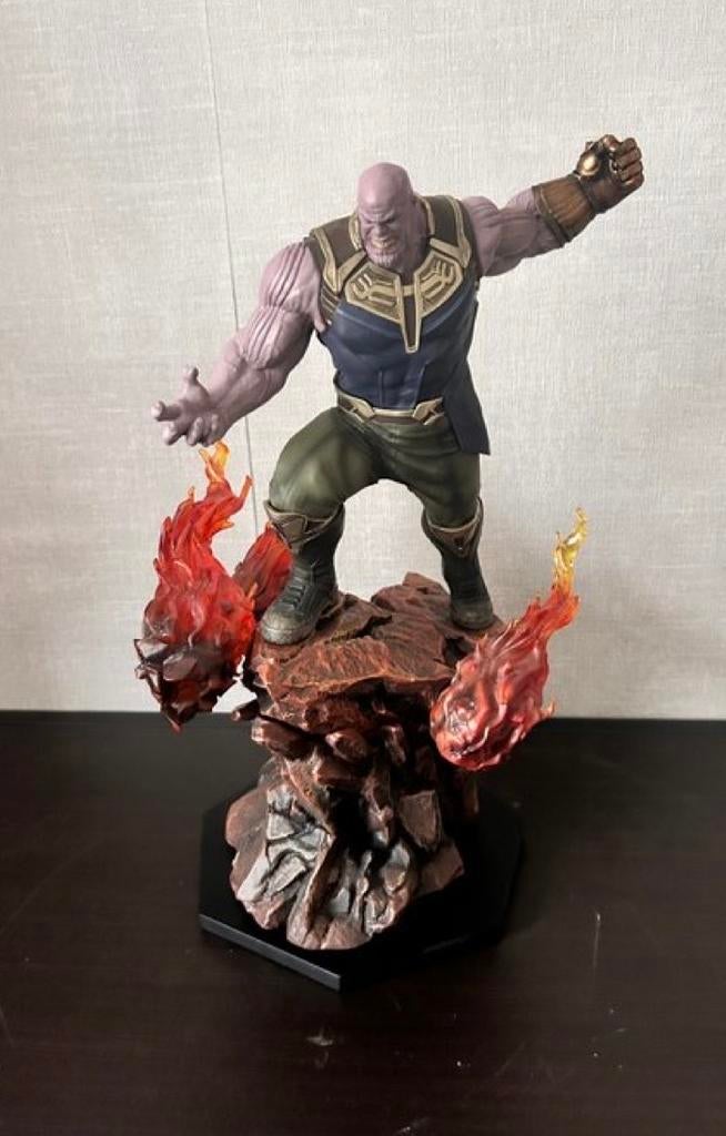 Thanos Figuur - Avengers: Infinity War - Lichtgevende Infini, Ophalen of Verzenden, Nieuw