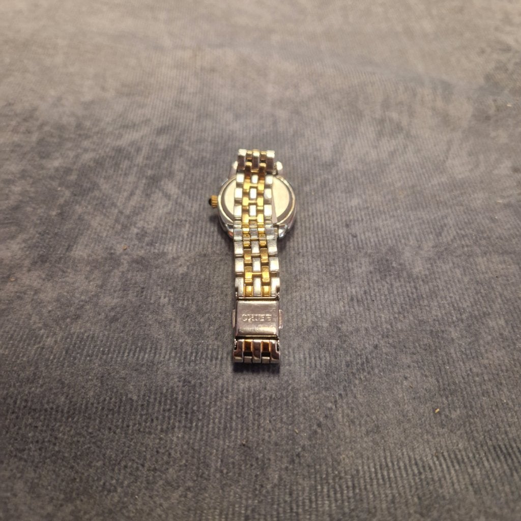 Seiko 7N01-0HG0 Heren Horloge - In Goede Staat, Seiko, Zo goed als nieuw, Support@seiko.com, 5-11, Akasaka 2-chome
Minato-ku, Tokyo 107-0052
Japan