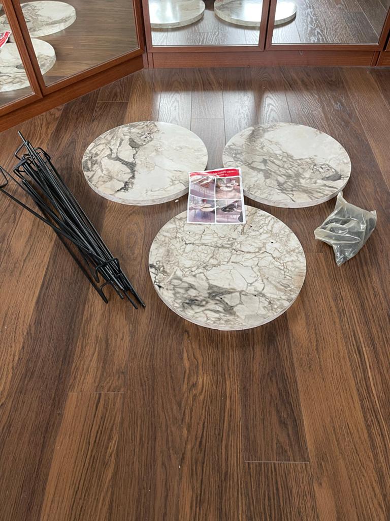 Set van 3 marmerlook salontafels - Nieuw in doos, Huis en Inrichting, Metaal of Aluminium, Rond, Nieuw, 55 tot 75 cm