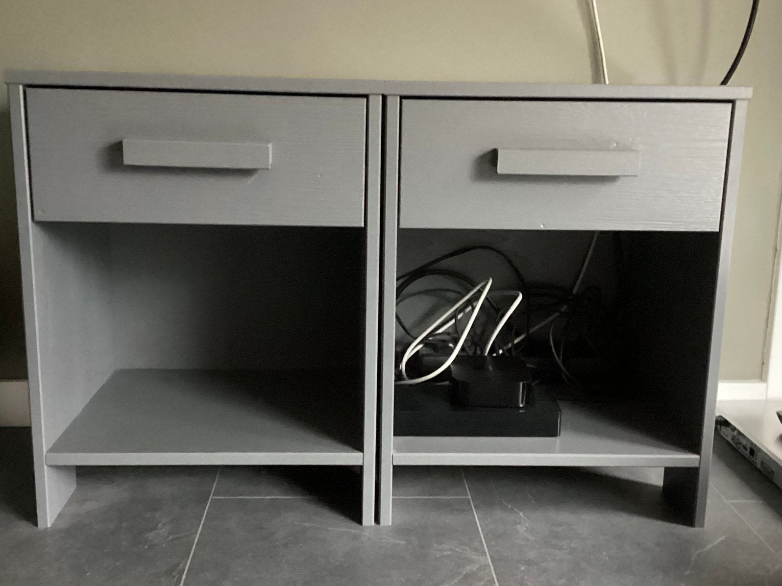 WOOOD Dennis Nachtkastjes Steel Grey, Huis en Inrichting, Slaapkamer | Nachtkastjes, Ophalen, Gebruikt, Minder dan 45 cm, Minder dan 55 cm