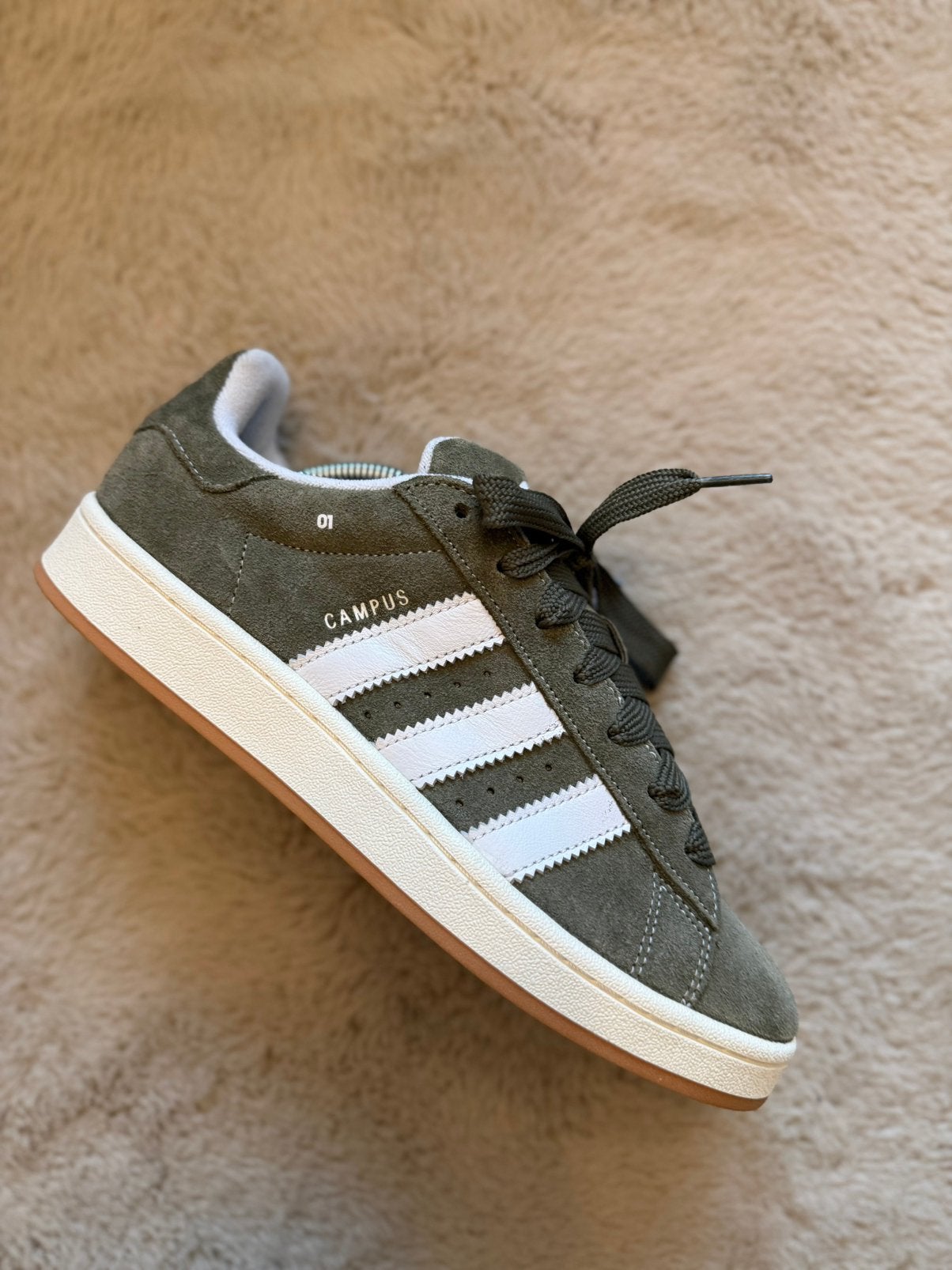 Adidas campus olive green 44 2/3, Ophalen of Verzenden, Zo goed als nieuw, Overige kleuren