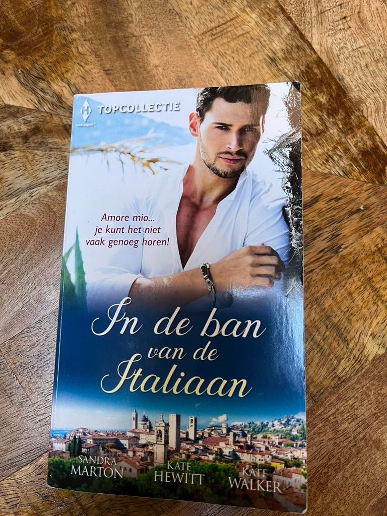 In de ban vd Italiaan-Harlequin 3-verhalenbundel, Ophalen of Verzenden, Zo goed als nieuw, Nederland
