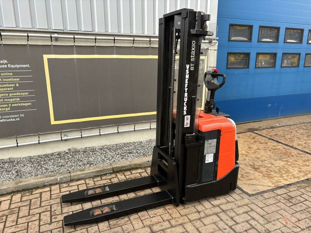 VS-22975 Elektrische triplex stapelaar BT SPE160, Zakelijke goederen, Machines en Bouw | Heftrucks en Intern transport, 1000 tot 2000 kg