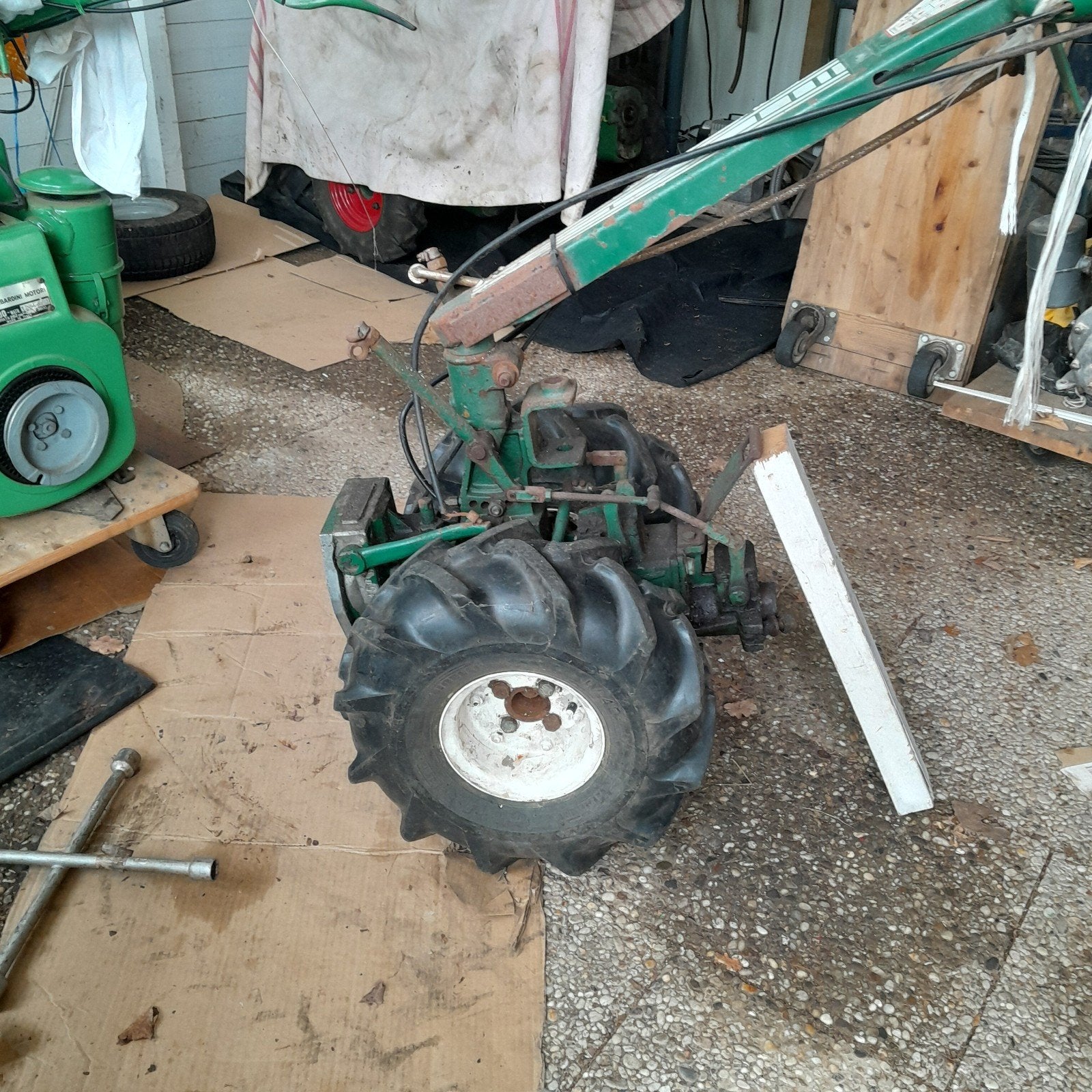 AGRIA MACHINES VOOR ONDERDELEN (ZONDER MOTOR), Ophalen, Gebruikt, AGRIA