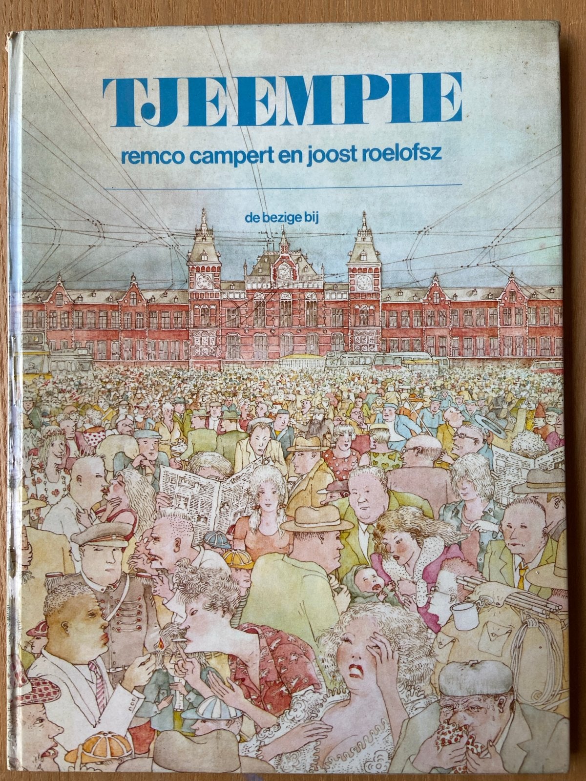 Tjeempie of Liesje in Luiletterland - Remco Campert, Ophalen of Verzenden, Gelezen, Nederland