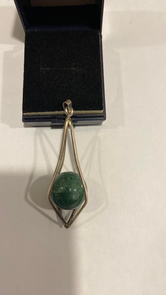 Hanger zilver met  groene jade gemerkt 835, Sieraden, Tassen en Uiterlijk, Antieke sieraden, Ophalen of Verzenden, Zilver, Hanger