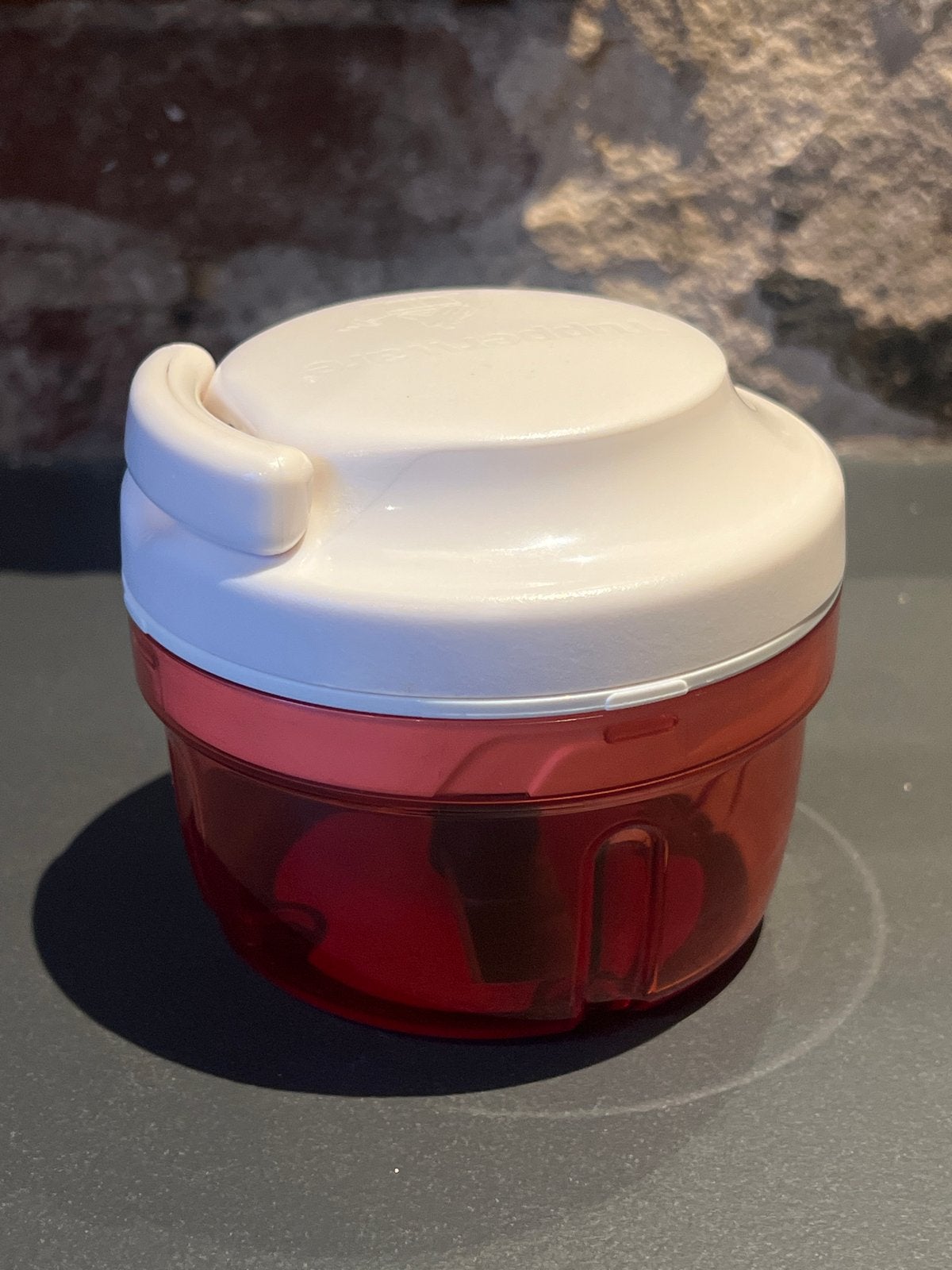 Tupperware SuperSonic Chopper Compact - Rood/Wit, Ophalen, Overige typen, Zo goed als nieuw, Vaatwasserbestendig