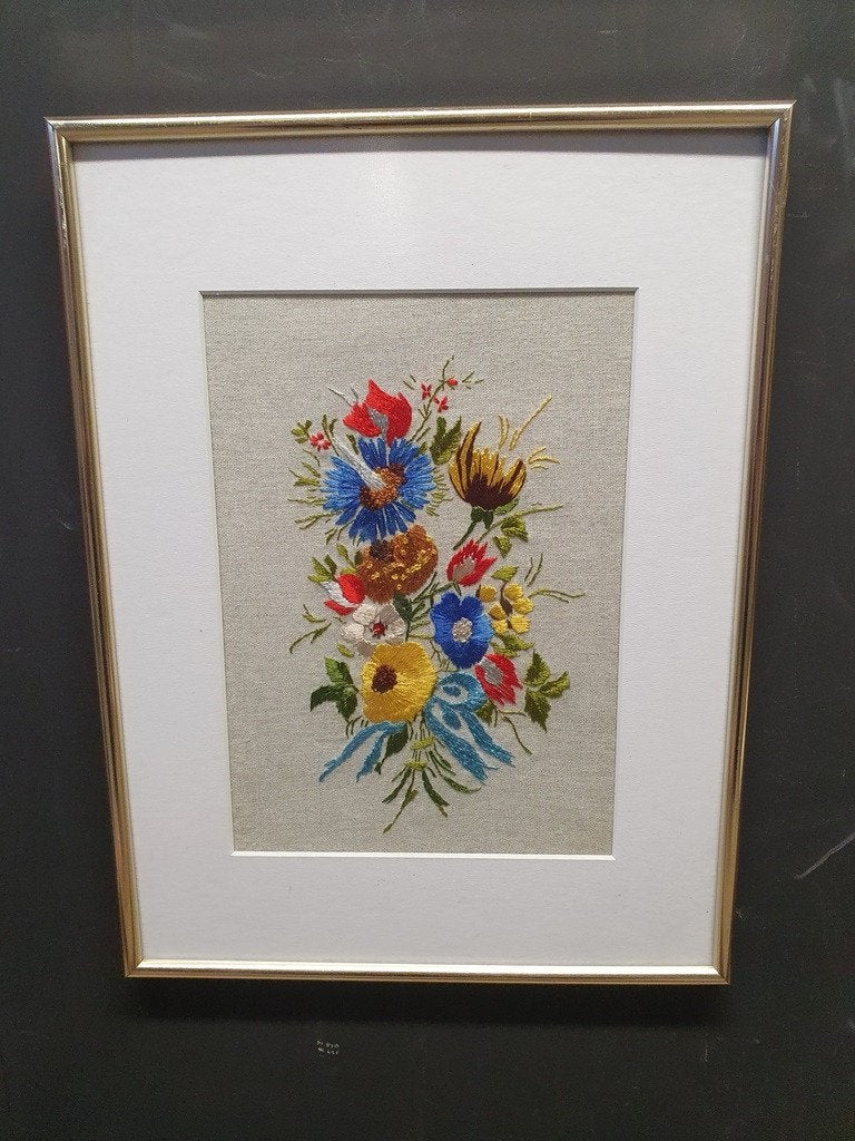 2047 vintage borduurwerk met bloemetjes bloemen swiet, Verzenden, Zo goed als nieuw, Patroon