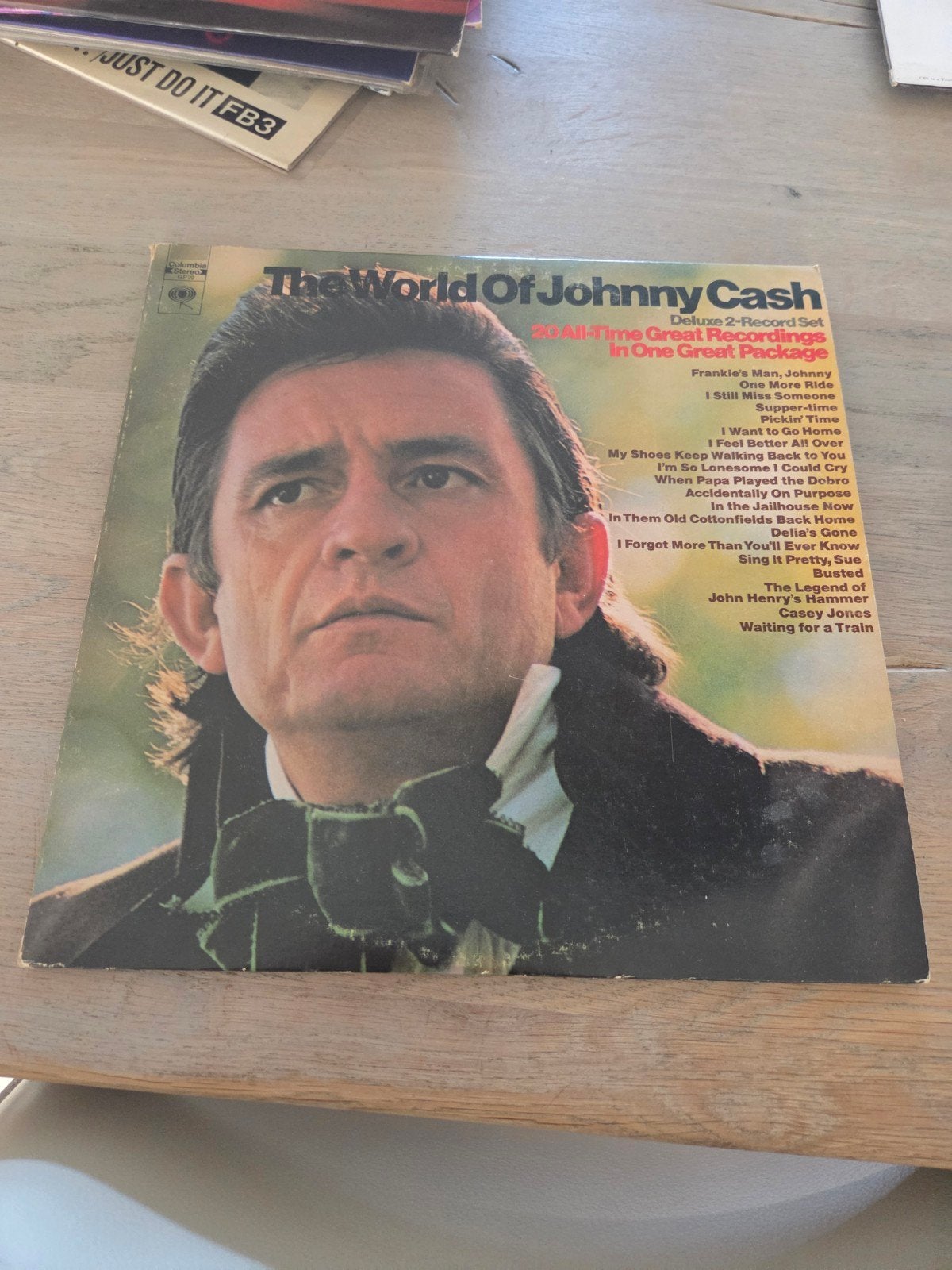 Johnny Cash - The World Of Johnny Cash (2LP), Gebruikt, Pop, Complilatie, Ophalen of Verzenden