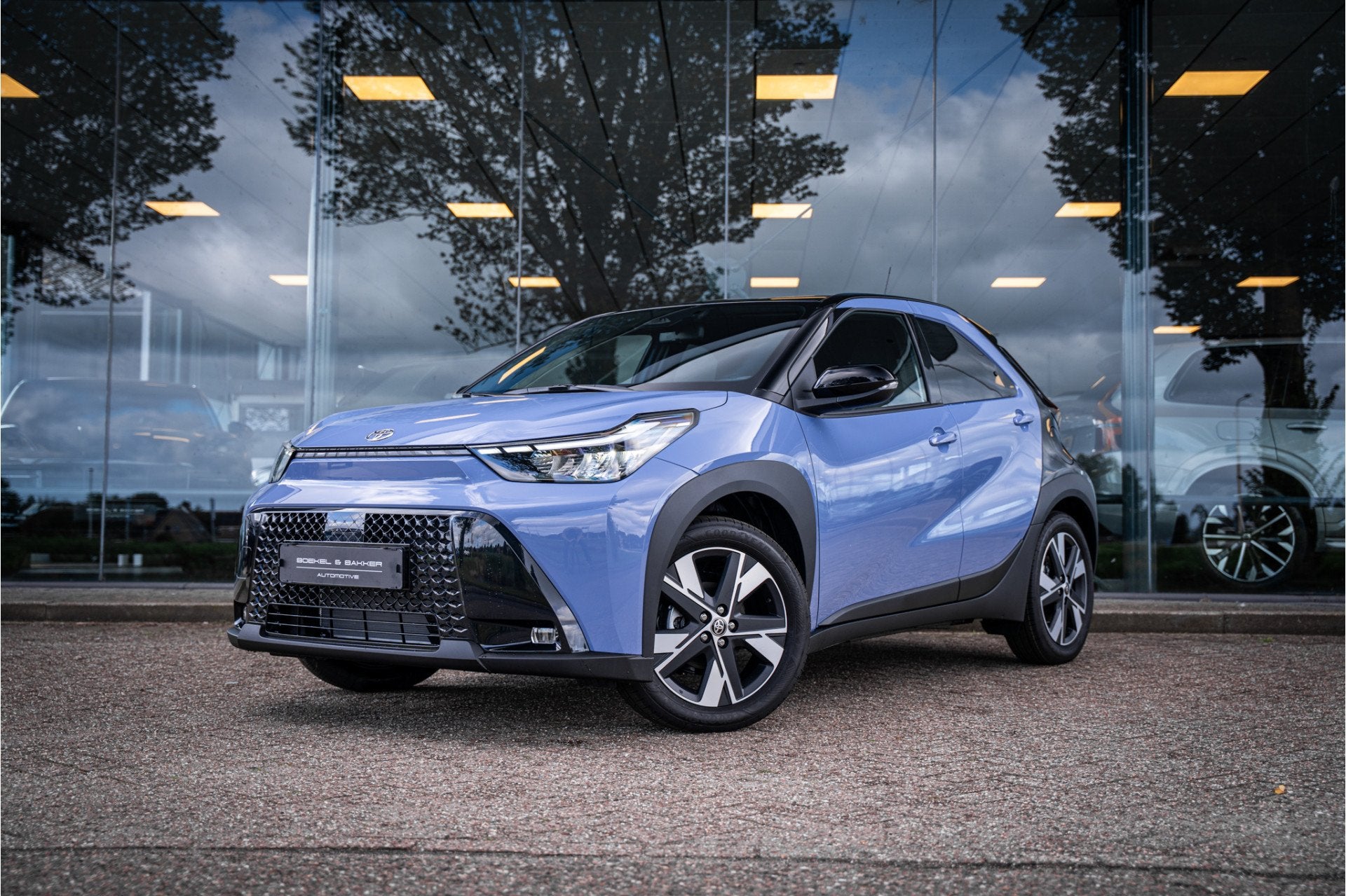 Toyota Aygo X Hybrid 115 pulse Automaat * Stoelverwarming *, Stof, Gebruikt, Zwart, Overige kleuren