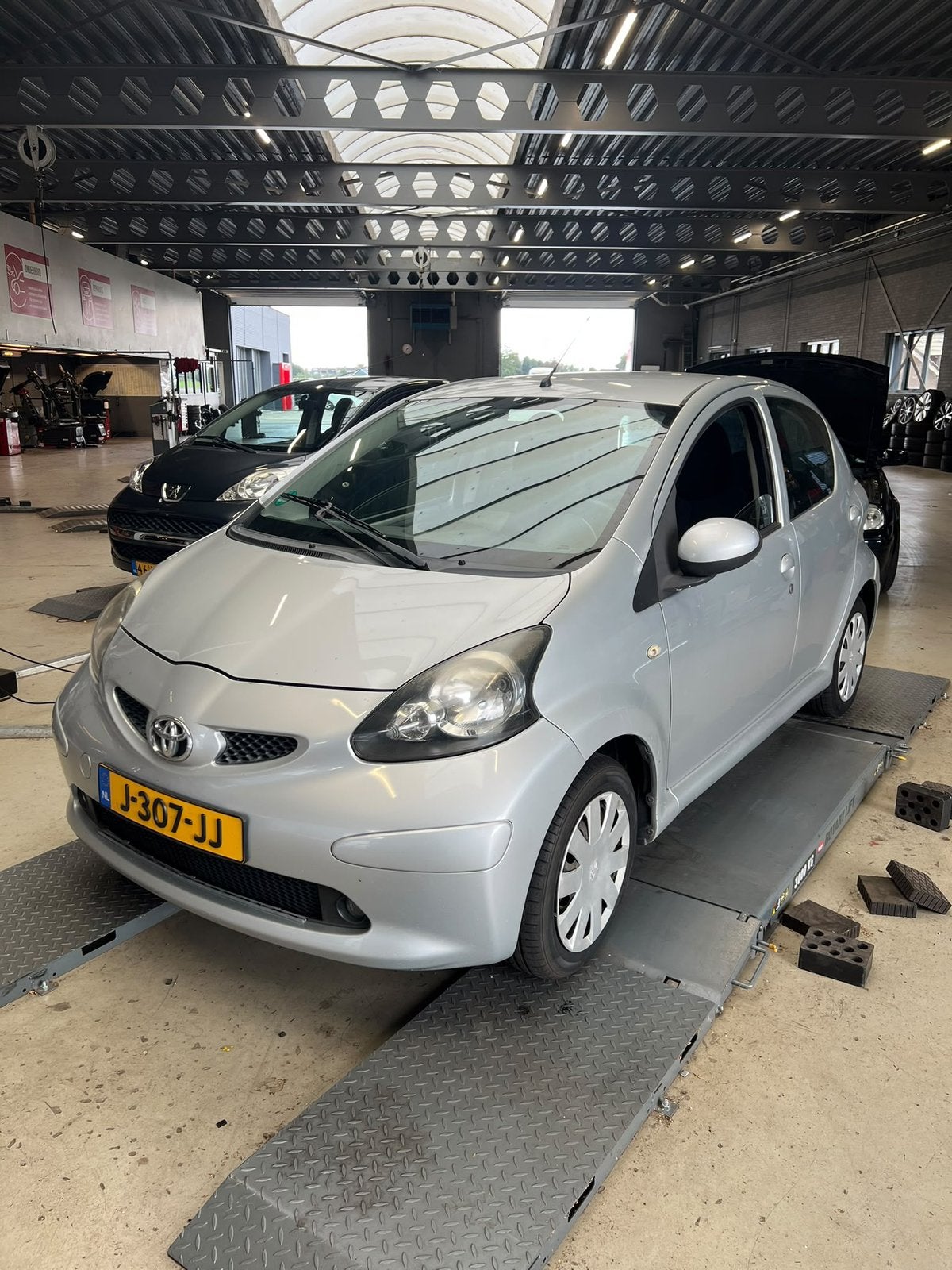 Toyota Aygo 1.0 12V Vvt-i 5DRS 2006 Grijs