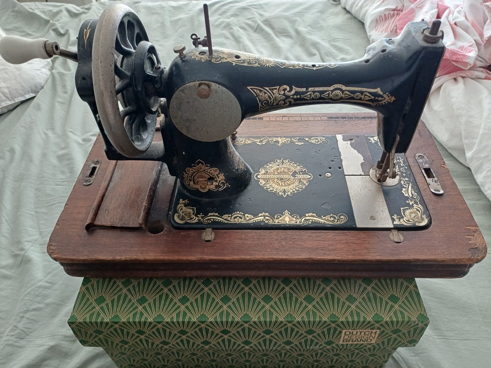 Antieke naaimachine - decoratief object, Ophalen