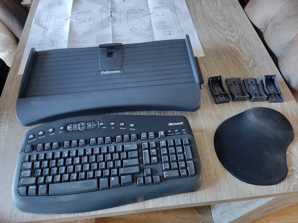 Nieuwe Fellowes InstelbaarToetsenbordlade Houder Underdesk, Diversen, Ophalen of Verzenden, Nieuw