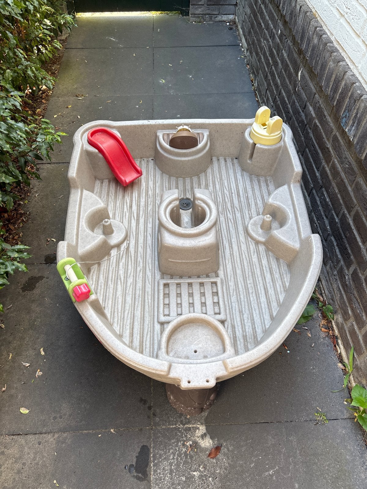 Water tafel voor kinderen, Ophalen