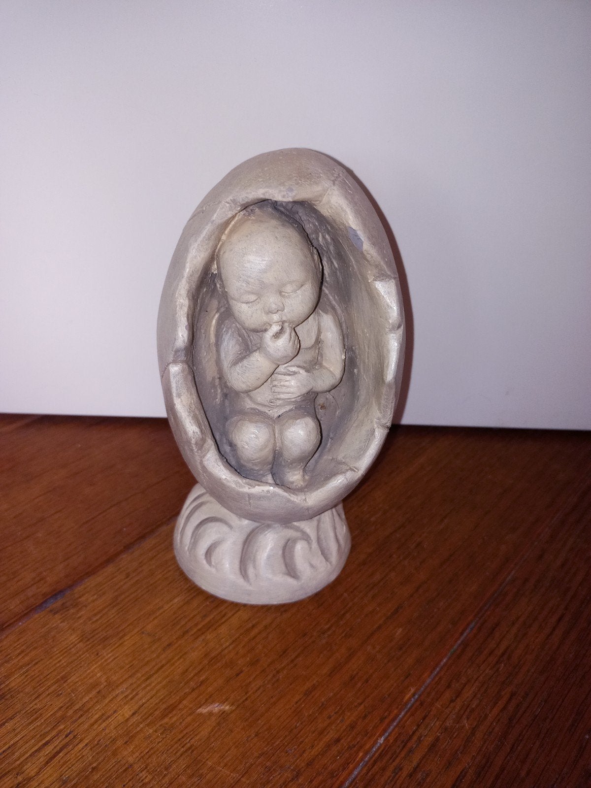 Baby in ei door Mat Wanders, Ophalen of Verzenden, Zo goed als nieuw, Mens