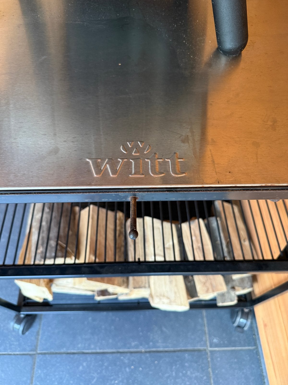 De witt pizza tafel op wielen, Tuin en Terras, Ophalen, Zo goed als nieuw