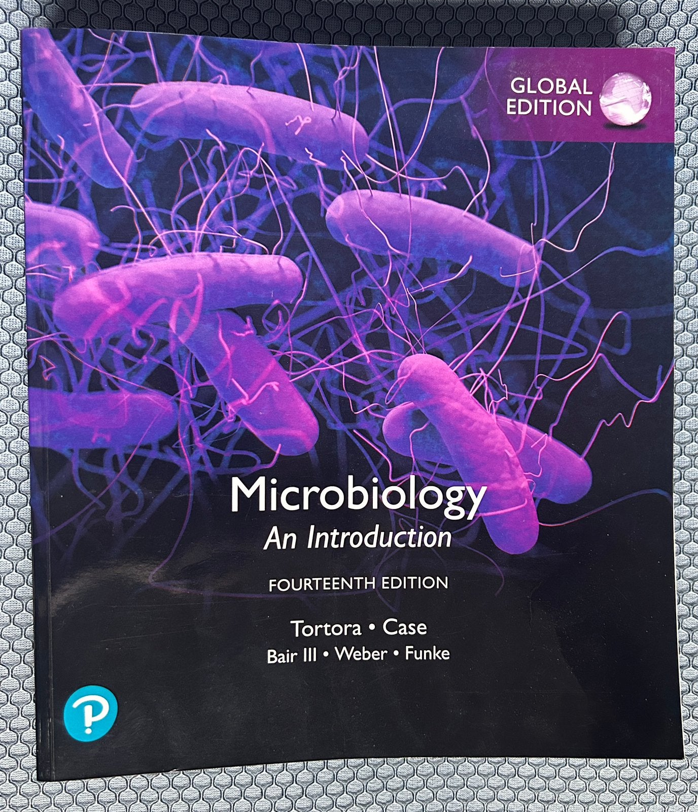 Microbiology: An Introduction, 14e editie, Ophalen of Verzenden, Beta, Zo goed als nieuw, HBO