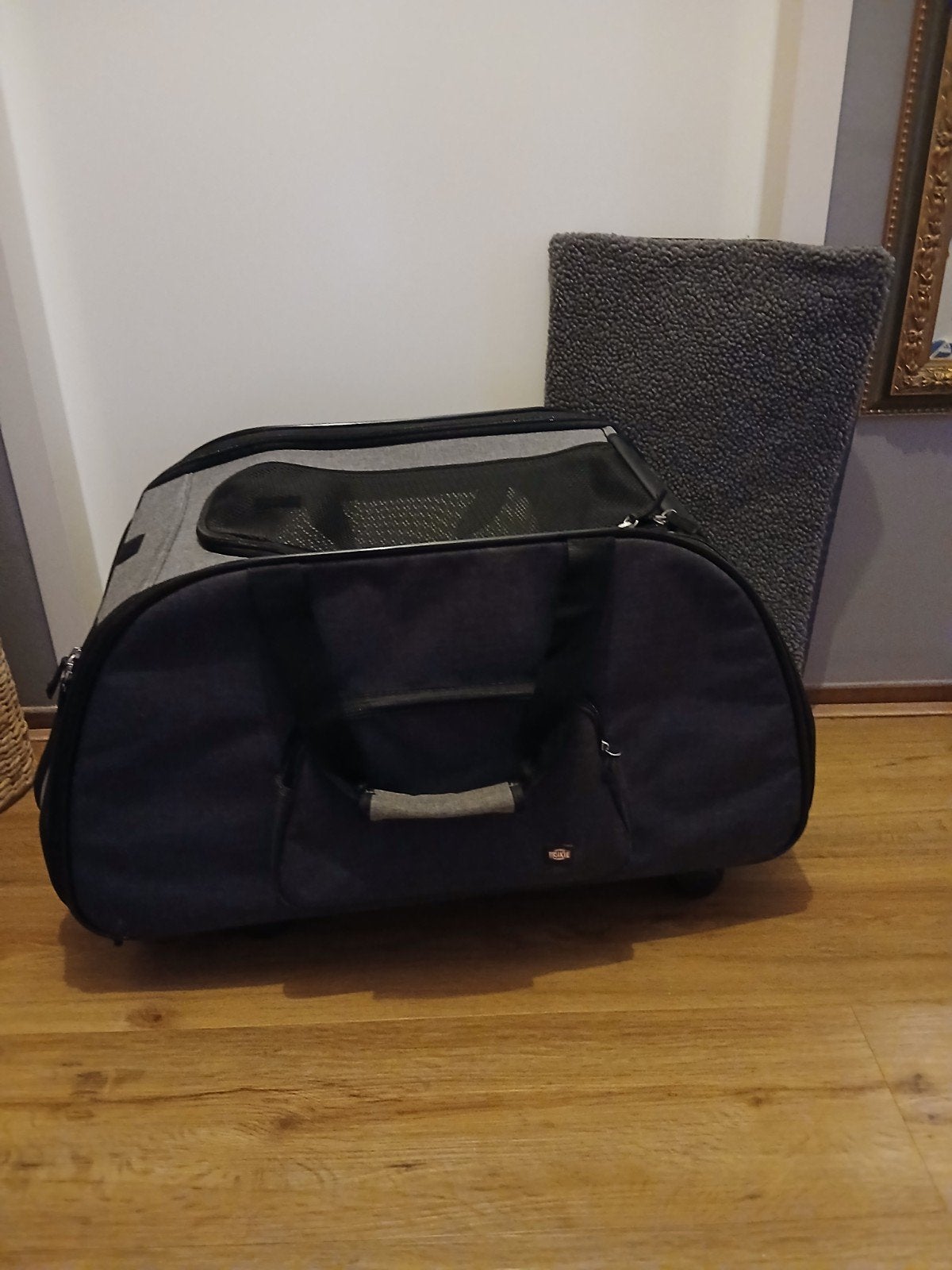 Trixie reismand/ trolley-zwart/lichtgrijs 67x34x43 izgs, Ophalen, Zo goed als nieuw