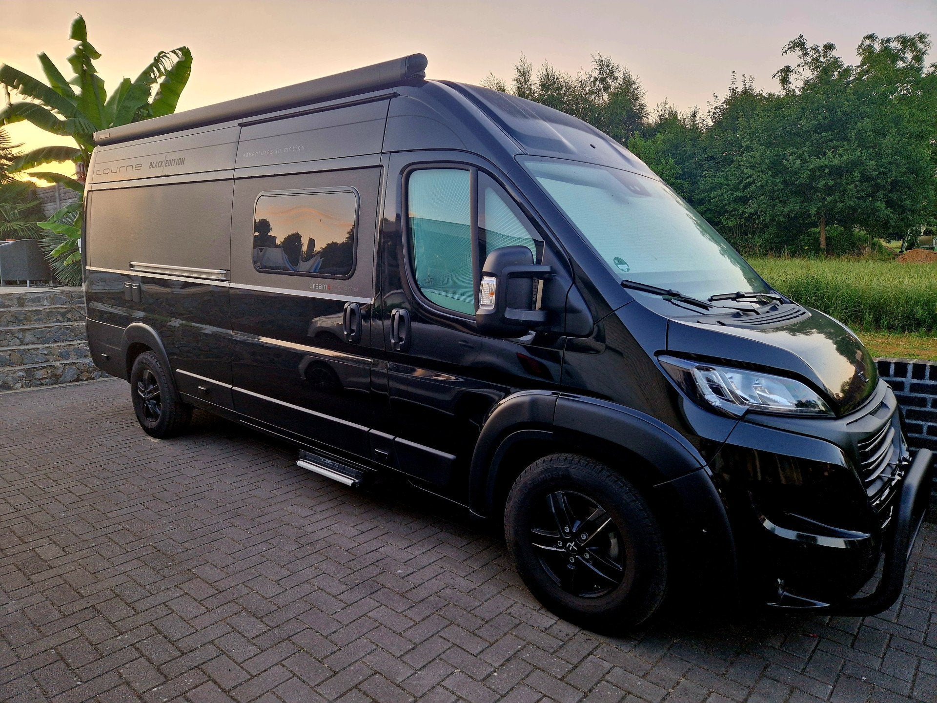 tourne mobil TOURNE Tourne 640 buscamper lengtebedden in nie, Overige merken, Achteruitrijcamera, Ringverwarming, 10 meter en meer