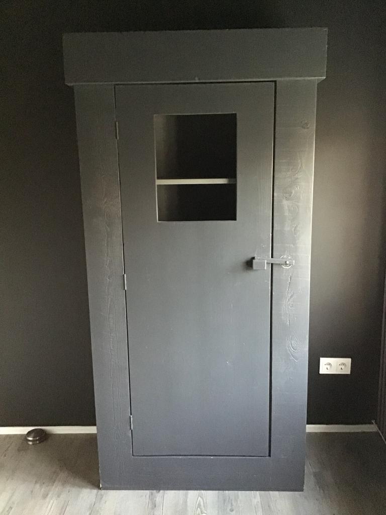 Grijze houten kast 91x180, Ophalen
