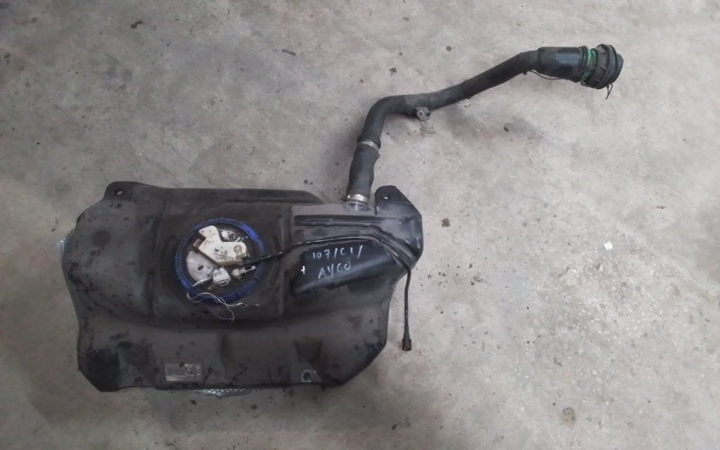 BRANDSTOF TANK EN POMP PEUGEOT 107, Niet ingevuld, Gebruikt, Niet ingevuld, Ophalen of Verzenden