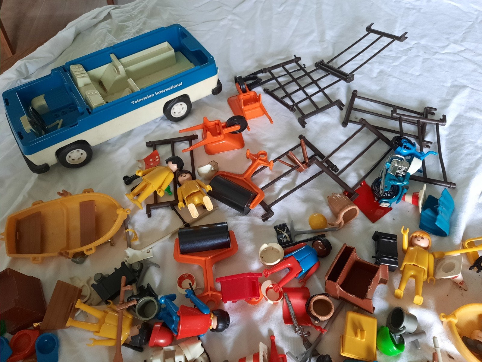 Grote verzameling Playmobil met voertuigen en figuren, Kinderen en Baby's, Speelgoed | Overig, Ophalen of Verzenden, Gebruikt