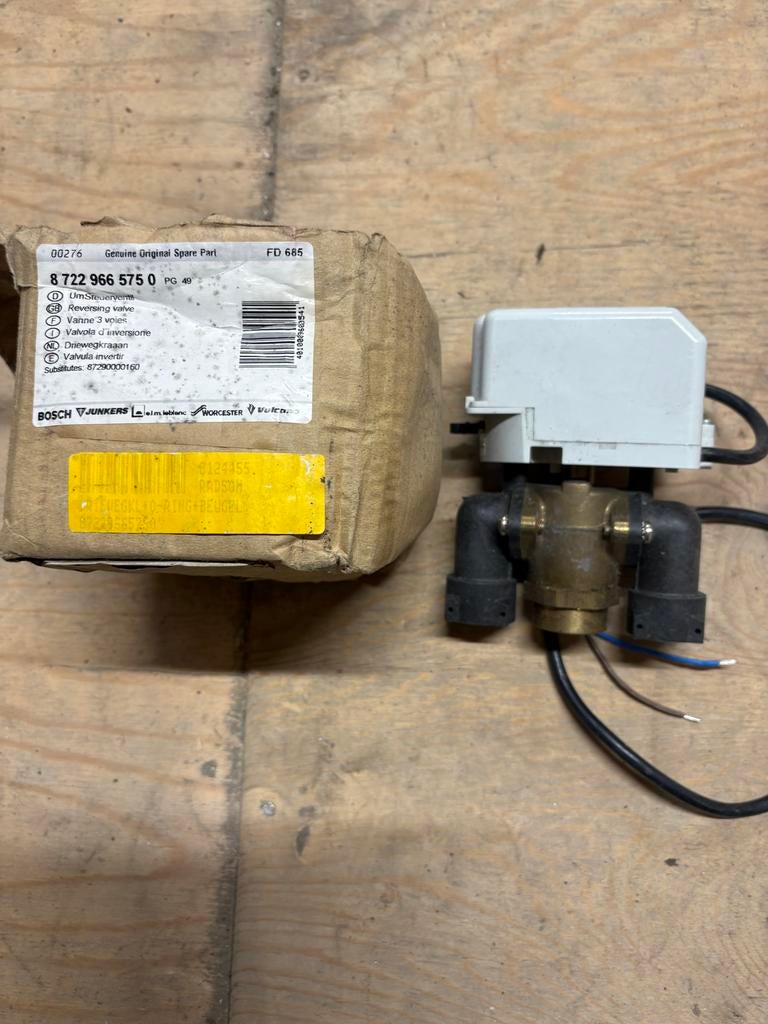 Driewegklep Bosch Junkers 87229665750, Ophalen, Nieuw, Overige typen