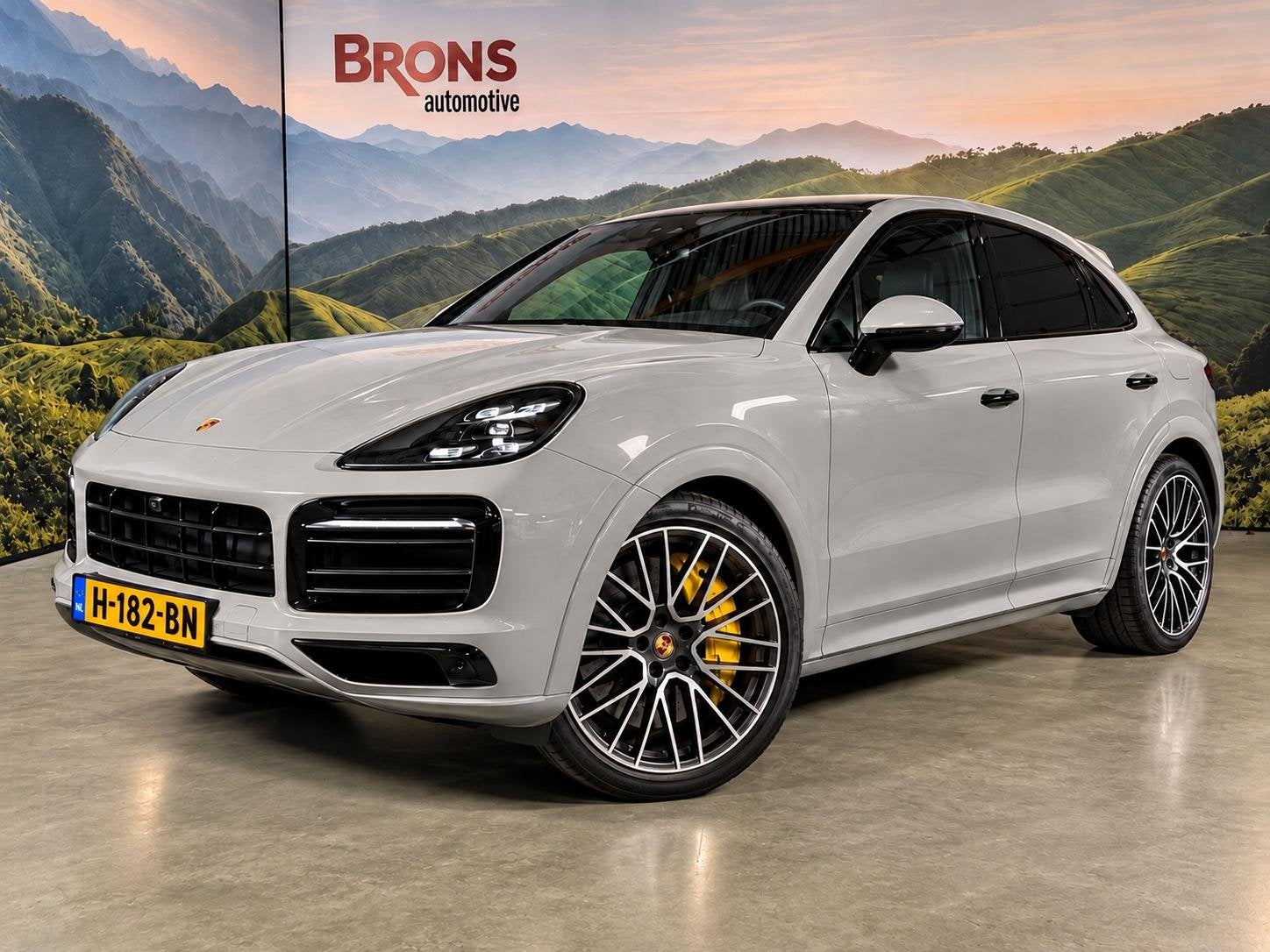 Porsche Cayenne Coupé 3.0 E-Hybrid Keramisch l bose l sport, Auto's, Automaat, Cayenne, 14 kWh, Gebruikt
