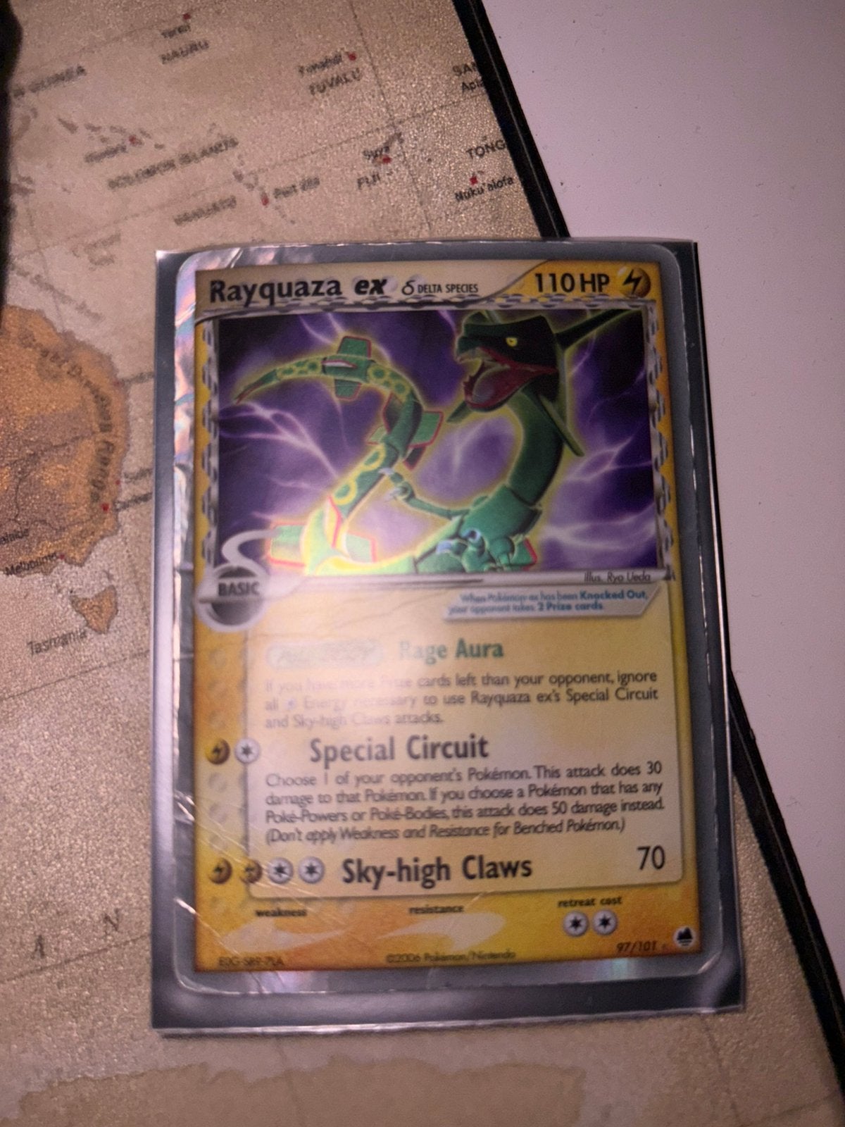 Rayquaza EX delta species, Hobby en Vrije tijd, Verzamelkaartspellen | Pokémon, Ophalen of Verzenden, Zo goed als nieuw