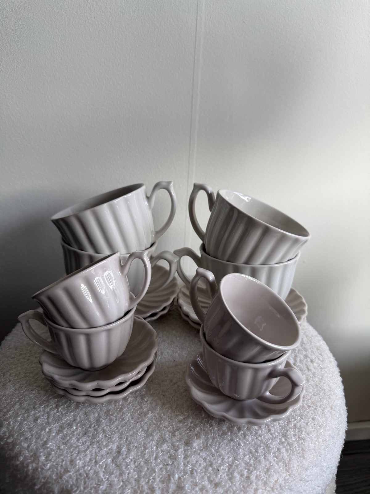 H&M Home Serviesset: Espresso & Grote Mokken met Schotels, Ophalen, Overige merken, Keramiek, Zo goed als nieuw