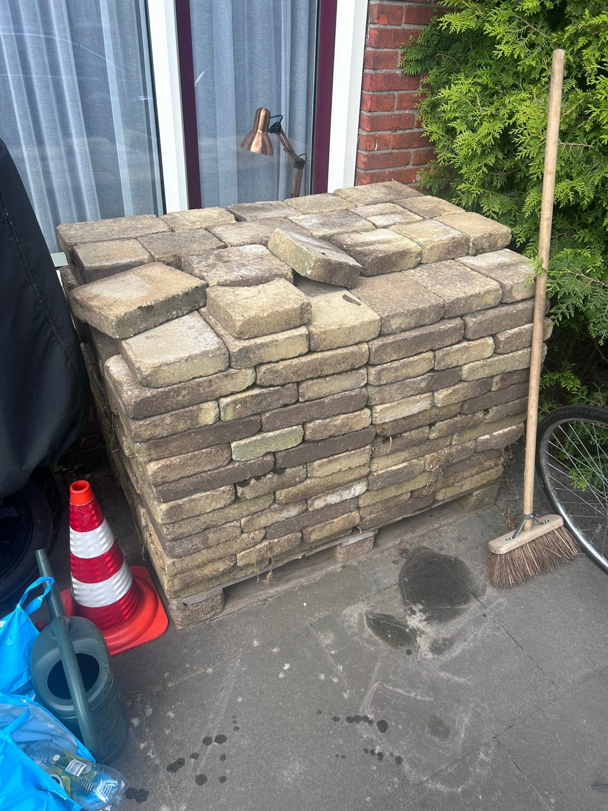 Gratis af te halen gebruikte tuinstenen  30x20x6 cm, Tuin en Terras, Ophalen, Gebruikt, 10 m² of meer, Beton