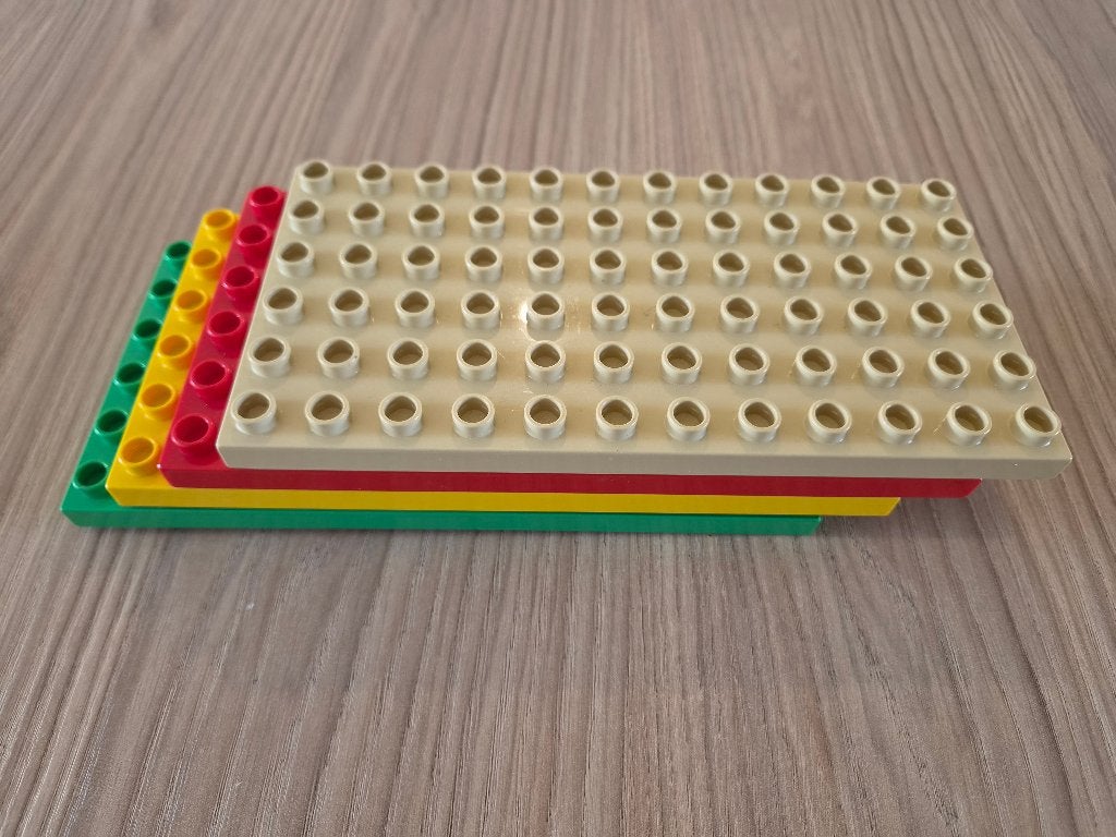 Lego Grondplaten - 4 stuks in diverse kleuren, Ophalen, Gebruikt, Grondplaat, Lego