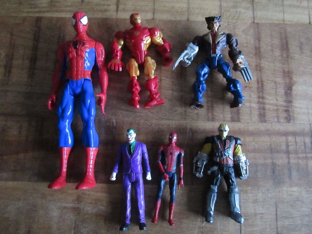 6 verzamel poppetjes o.a Batman Joker spiderman Wolverine, Verzamelen, Ophalen of Verzenden, Zo goed als nieuw