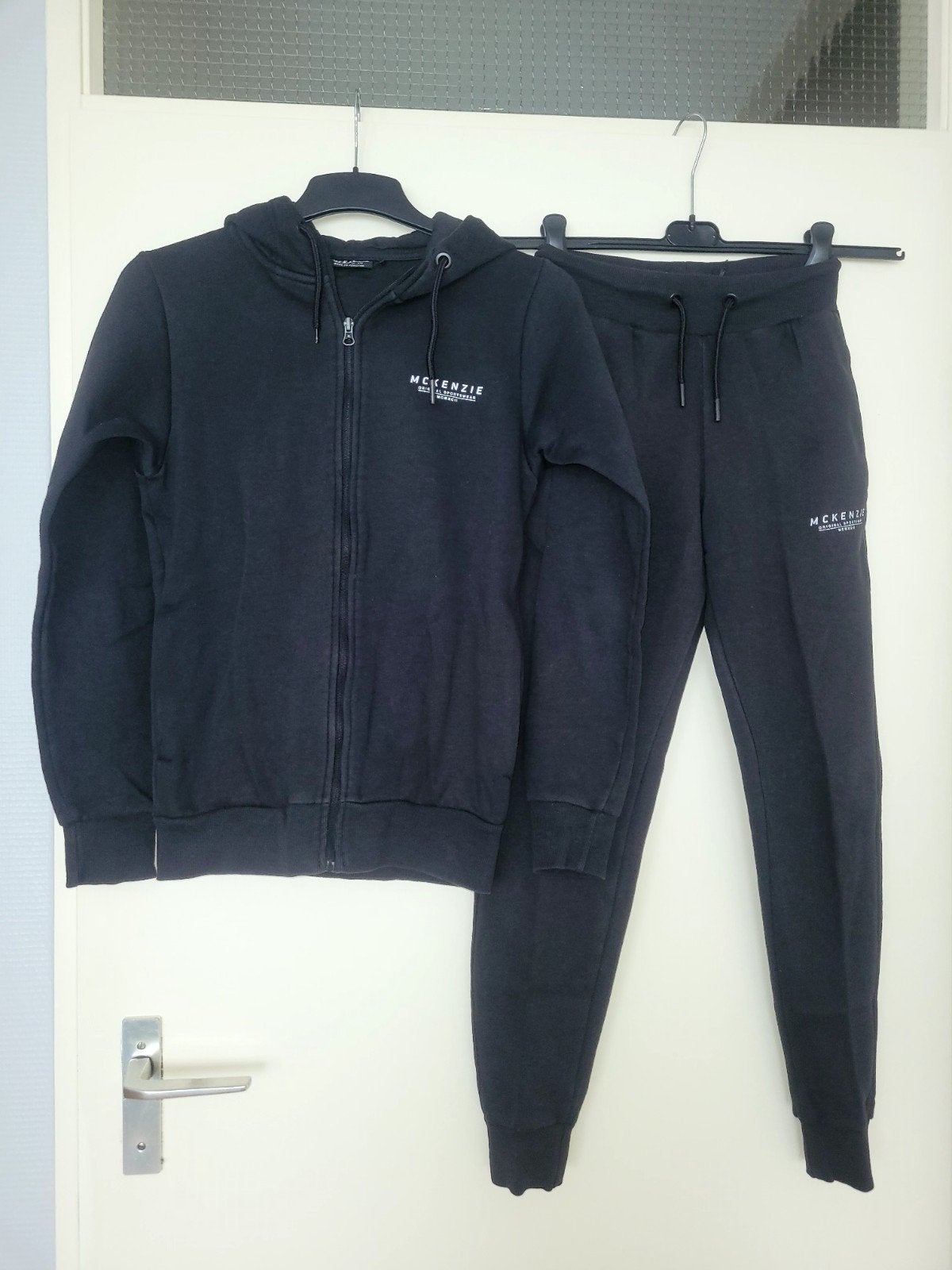 McKenzie trainingspak - Zwart - Maat S, Kleding | Heren, Zwart, Ophalen of Verzenden, McKenzie, Gedragen