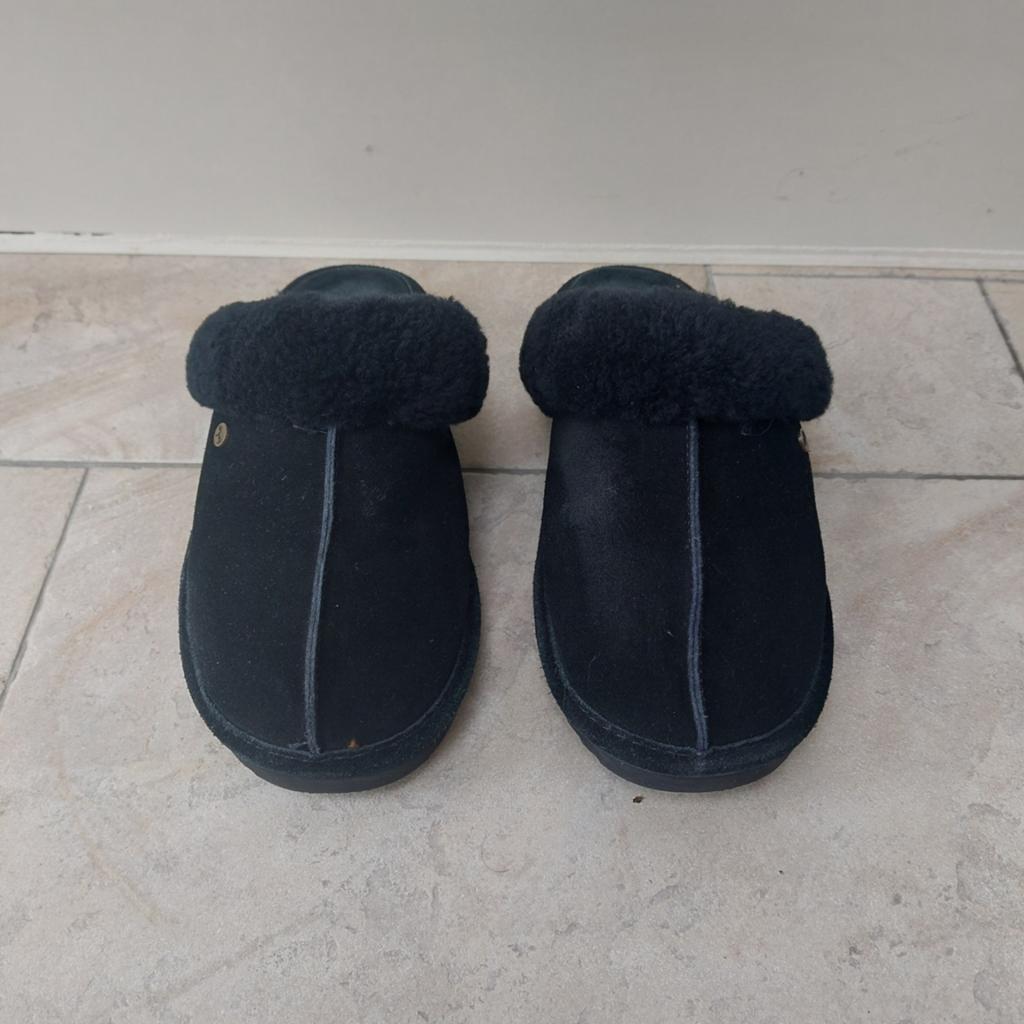 Warmbat pantoffels maat 41, Kleding | Dames, Schoenen, Zwart, Ophalen of Verzenden, Zo goed als nieuw, Pantoffels of Sloffen