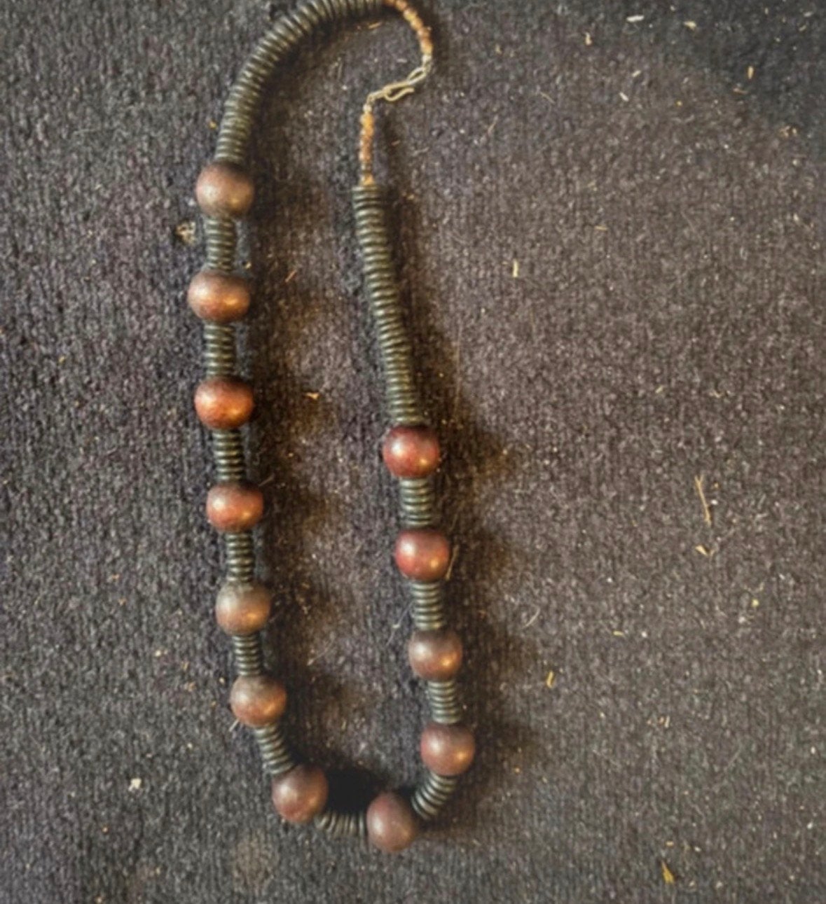 Houten kralen ketting - Bruin met zwarte accenten, Ophalen of Verzenden, Gebruikt, Bruin, Overige materialen
