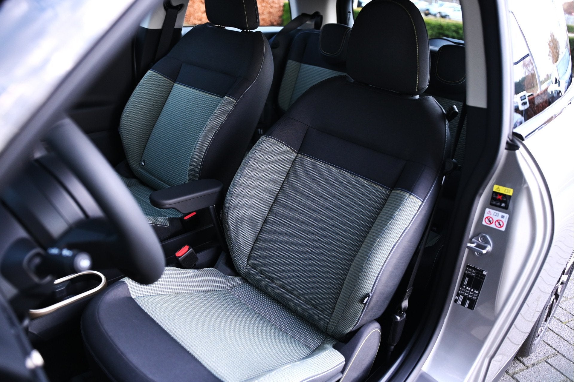 MINI Hatchback Cooper SE / Essential / 17" U-Spoke grey, Auto's, Mini, Stof, Zwart, 4 stoelen, Mini Electric