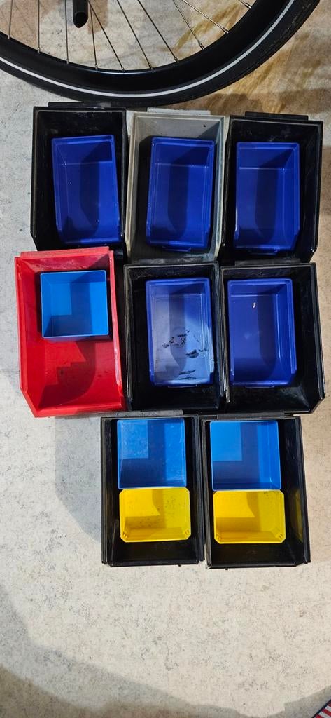 Diverse bakjes voor werkplaats inrichting., Doe-het-zelf en Verbouw, Kratten en Dozen, Gebruikt, Minder dan 50 cm, Ophalen of Verzenden