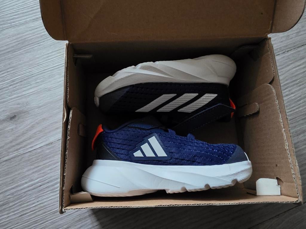 Nieuwe Adidas gympen maat 19, Adidas, Nieuw, Ophalen of Verzenden, Jongen of Meisje