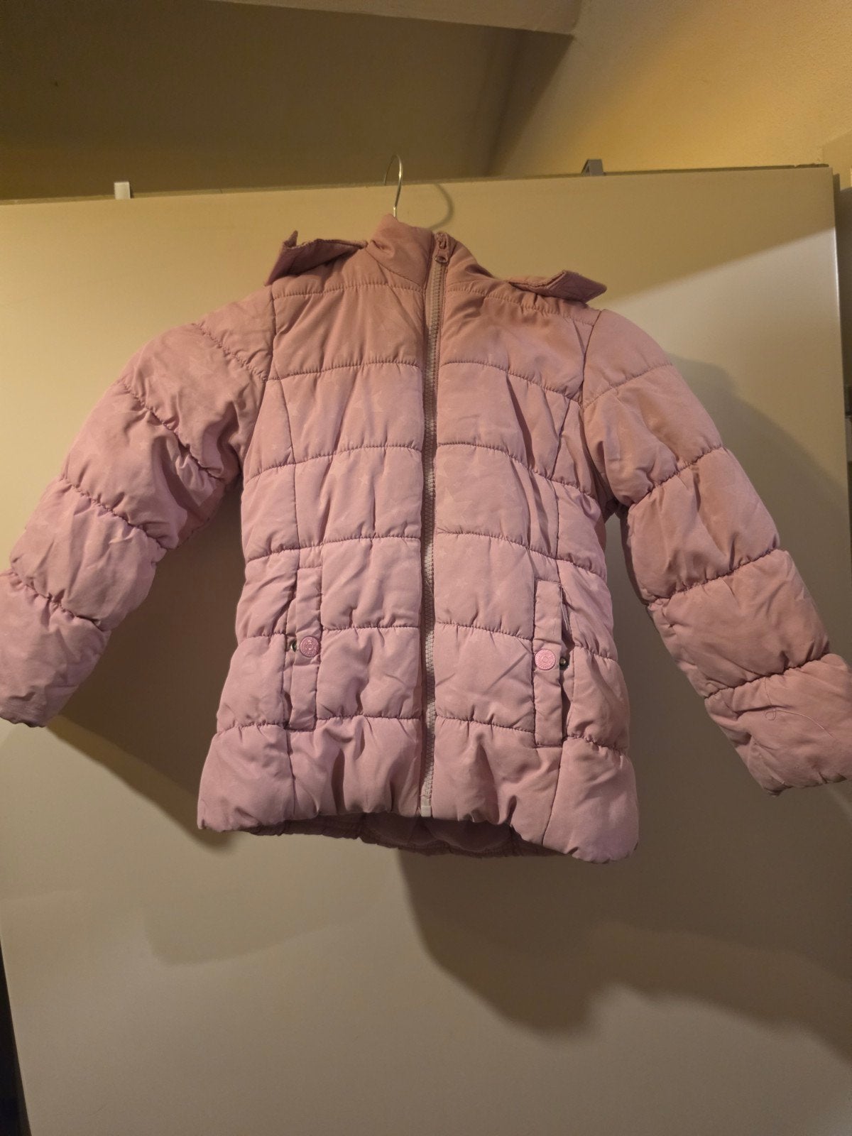Roze gewatteerde jas met capuchon voor meisjes, Gebruikt, Meisje, Ophalen of Verzenden, Onbekend