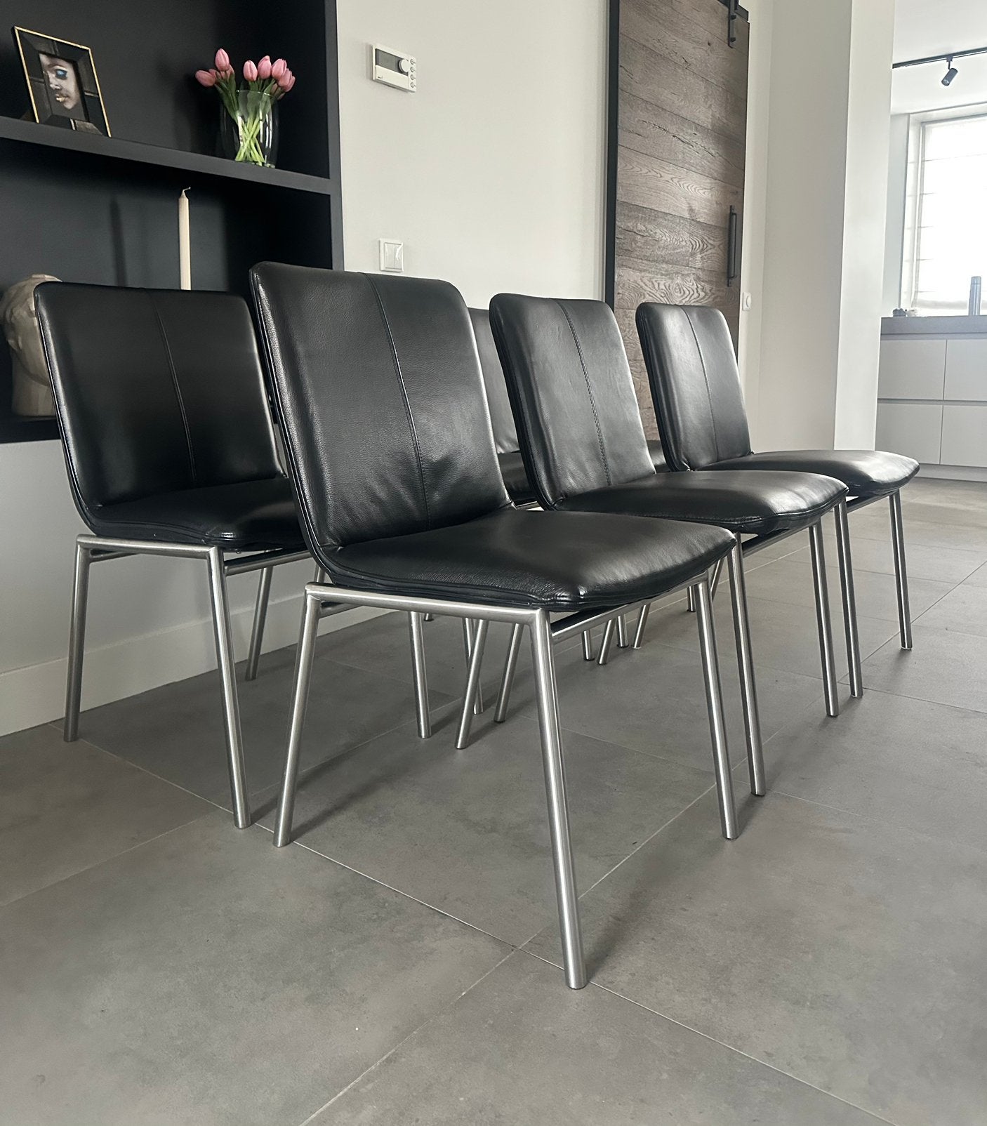 4/6 zwart lederen Henders & Hazel Dafur stoelen rvs frame, Zwart, ---, Henders en Hazel, Ophalen of Verzenden