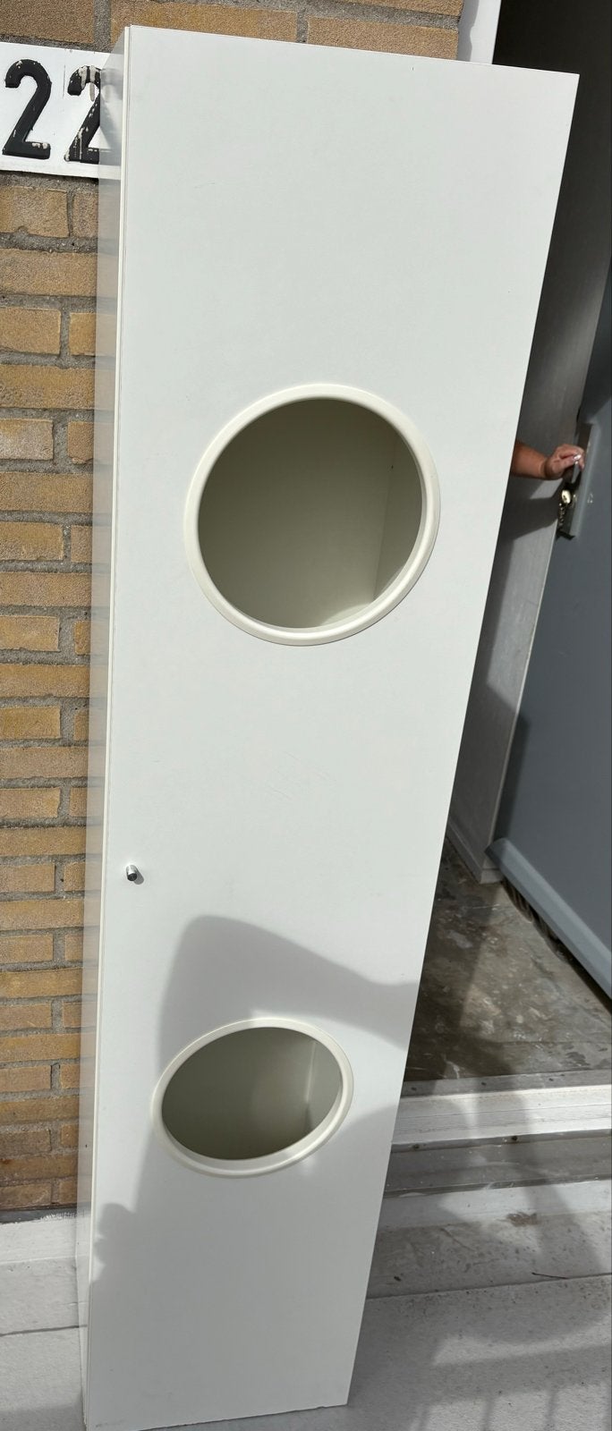 Witte kast met ronde openingen voor wasmanden, Ophalen, Gebruikt