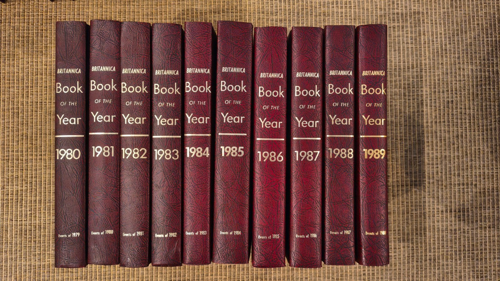 Jaren '80 compleet - Britannica Book of the Year, Ophalen of Verzenden, Zo goed als nieuw, Algemeen, Complete serie