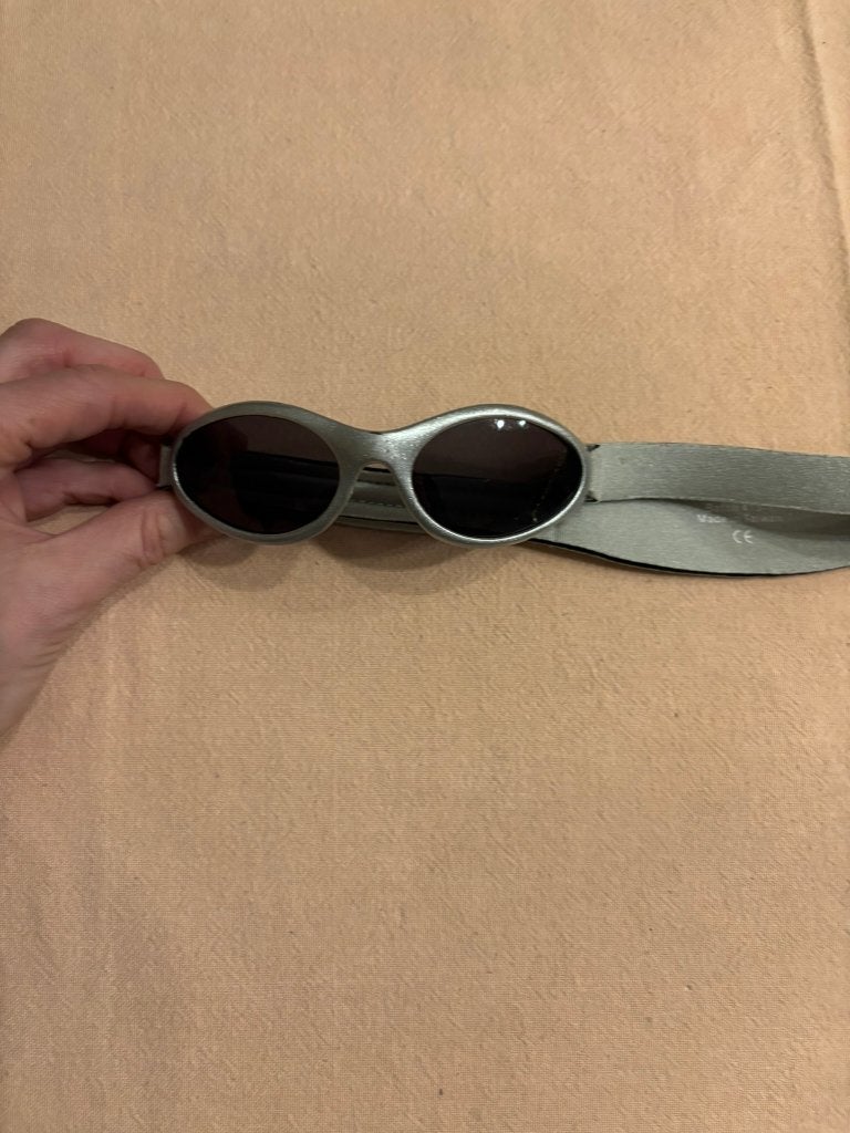 Baby banz kidz banz grijze zilveren uv filter zonnebril!, Zonnebril, Baby banz, Zo goed als nieuw, Zilver