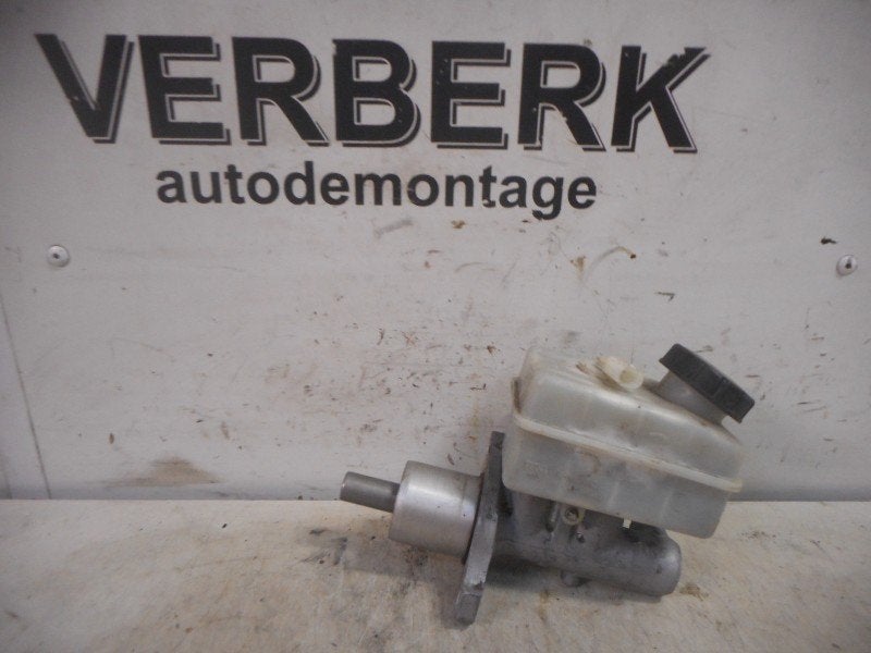 Hoofdremcilinder Mercedes-Benz A (W169) (2004-09/2012-06), Gebruikt, Mercedes-Benz AG, Mercedes-Benz, Mercedesstraße 120, Stuttgart 70372, , Duitsland