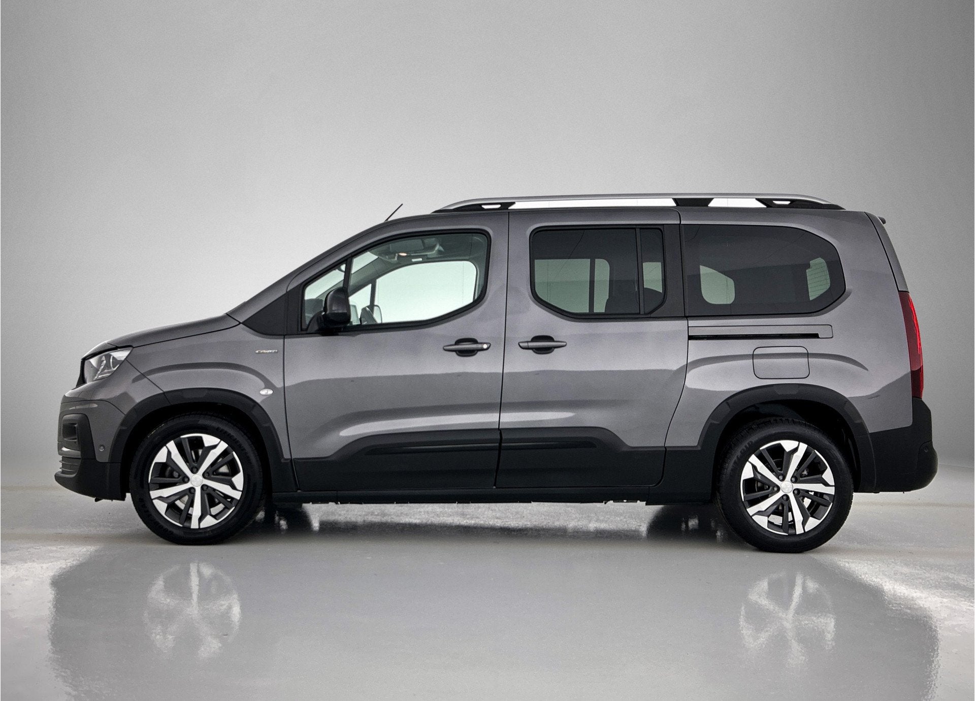 Peugeot Rifter Long 1.2 Puretech Long GT-Line Direct leverba, Auto's, 12 maanden, Stof, Gebruikt, Euro 6