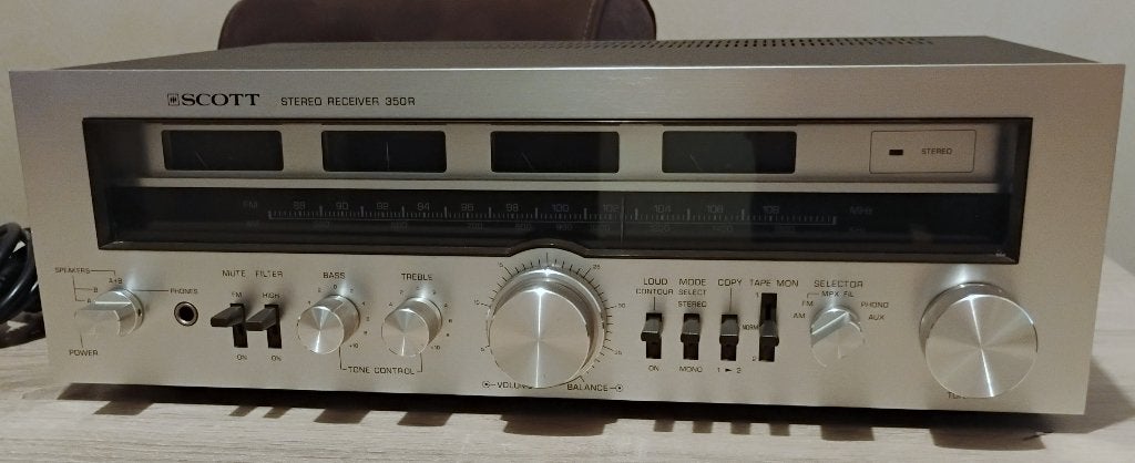 scott 350r receiver,FM werkt niet,andere ingangen wel., Overige merken, Gebruikt, Ophalen of Verzenden, Minder dan 60 watt